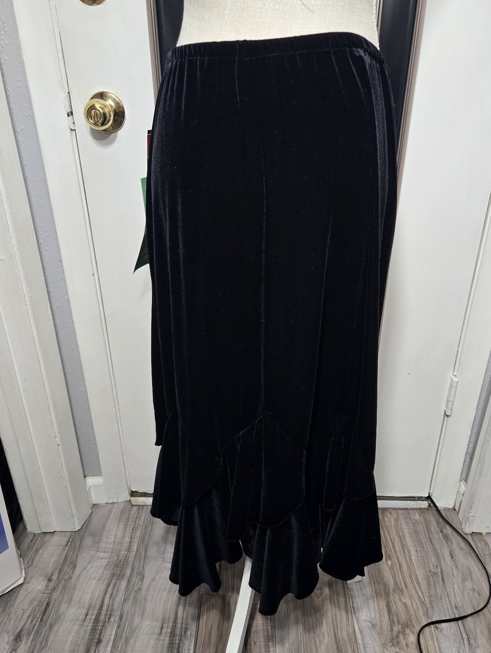 Z Studio Velvet Midi Skirt Ruffle Hem NWT Sz 14 - Picture 4 of 6